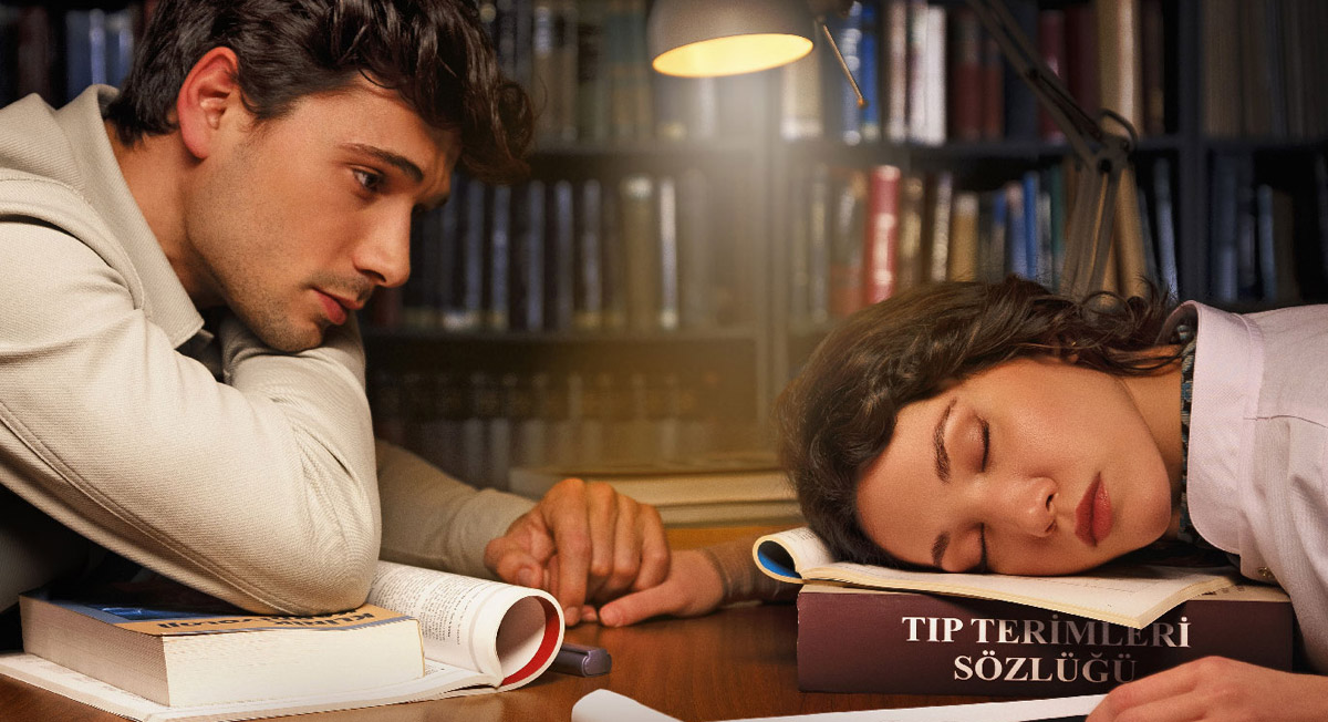 مسلسل طبيب البلدة
